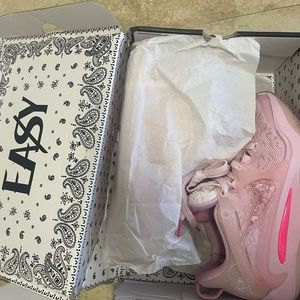 Nike Aunt Pearl basketball shoes NEW